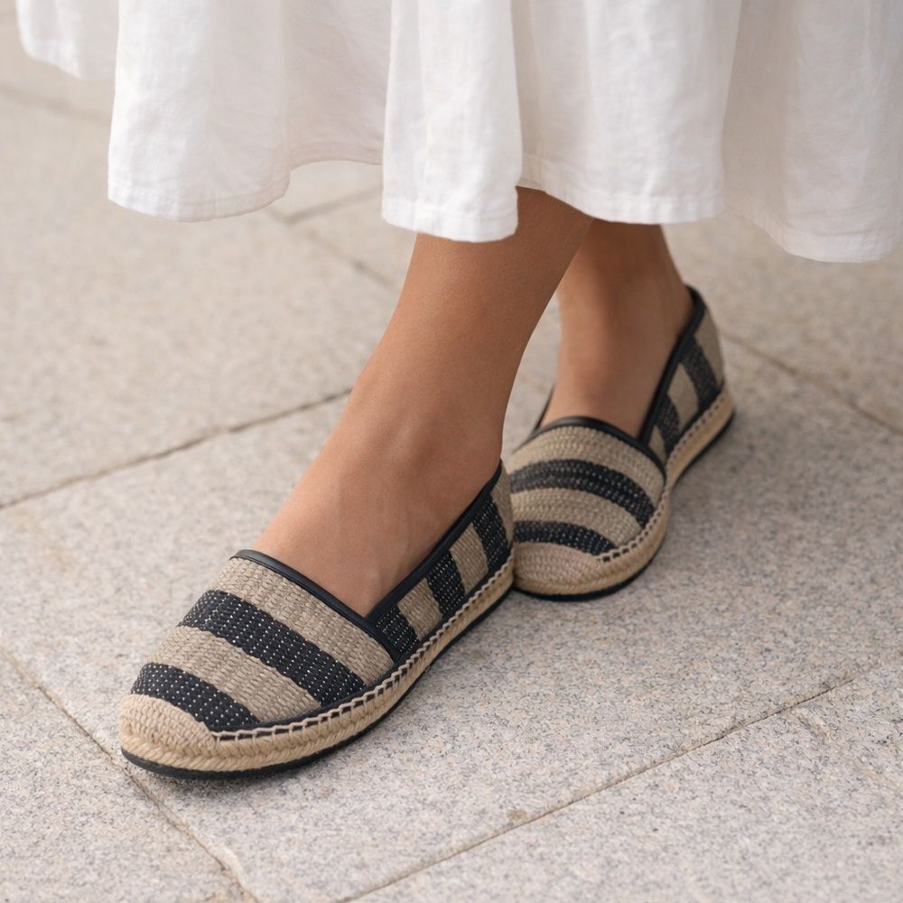 Burberry Two Tone Striped Raffia Hodgeson Espadrilles Size 37 US 6.5